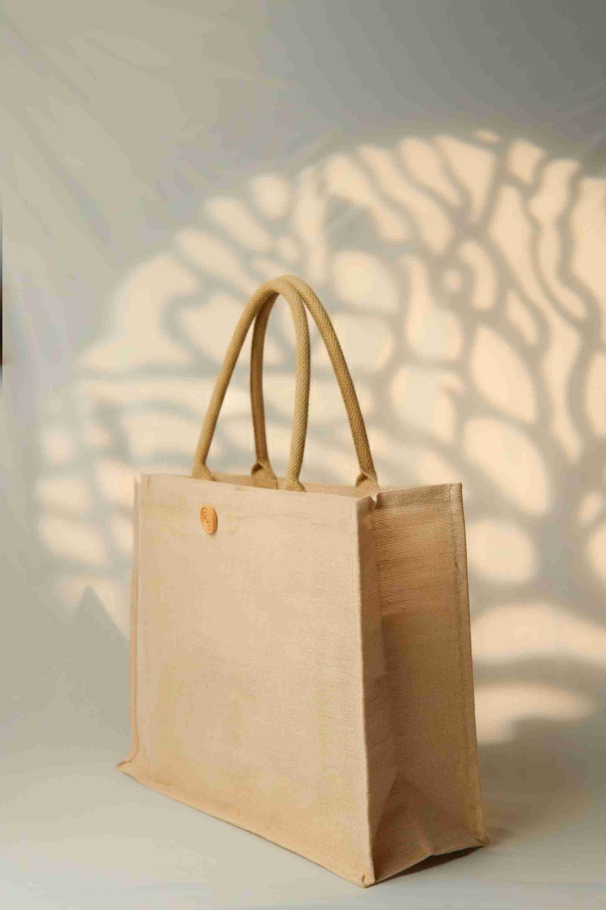 Juco bag with Wooden Button Closure